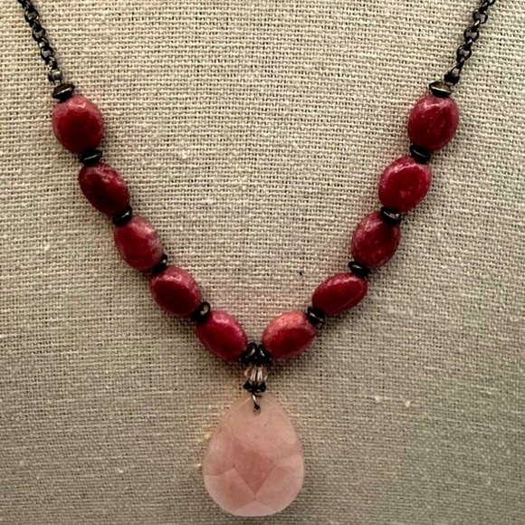 Peach Blossom Jade Beaded Necklace & Rose Quartz Pendant - Picture 2 of 7